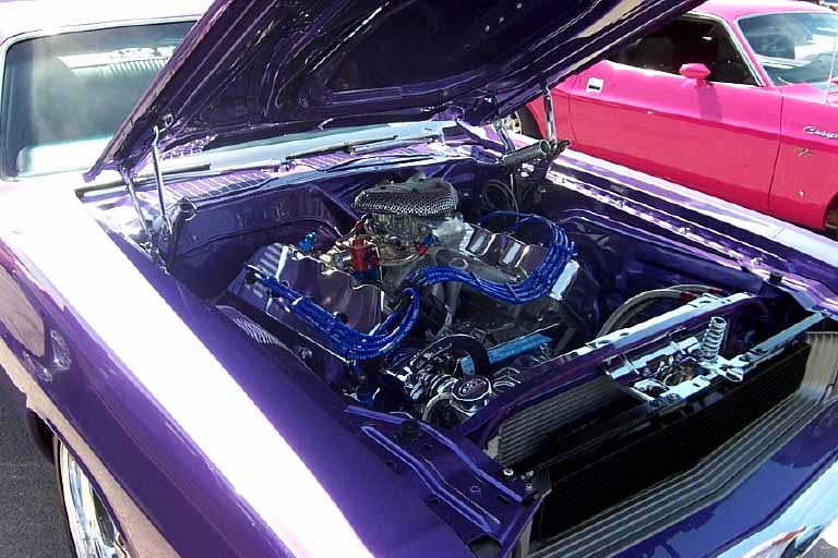 70 Dodge Challenger w/Hemi V8