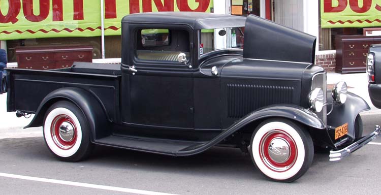 32 Ford Chopped Pickup