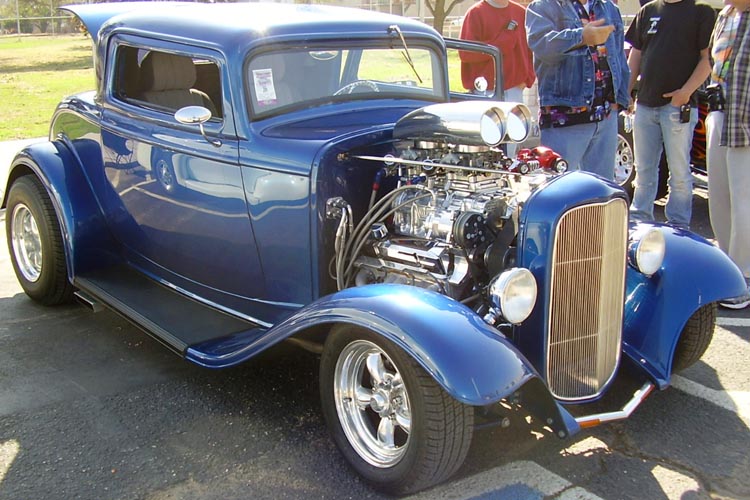 32 Ford Chopped 3W Coupe